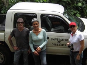 Tomás Medina, Elizabeth Aguilar-Aguirre y Marena Chevarría.